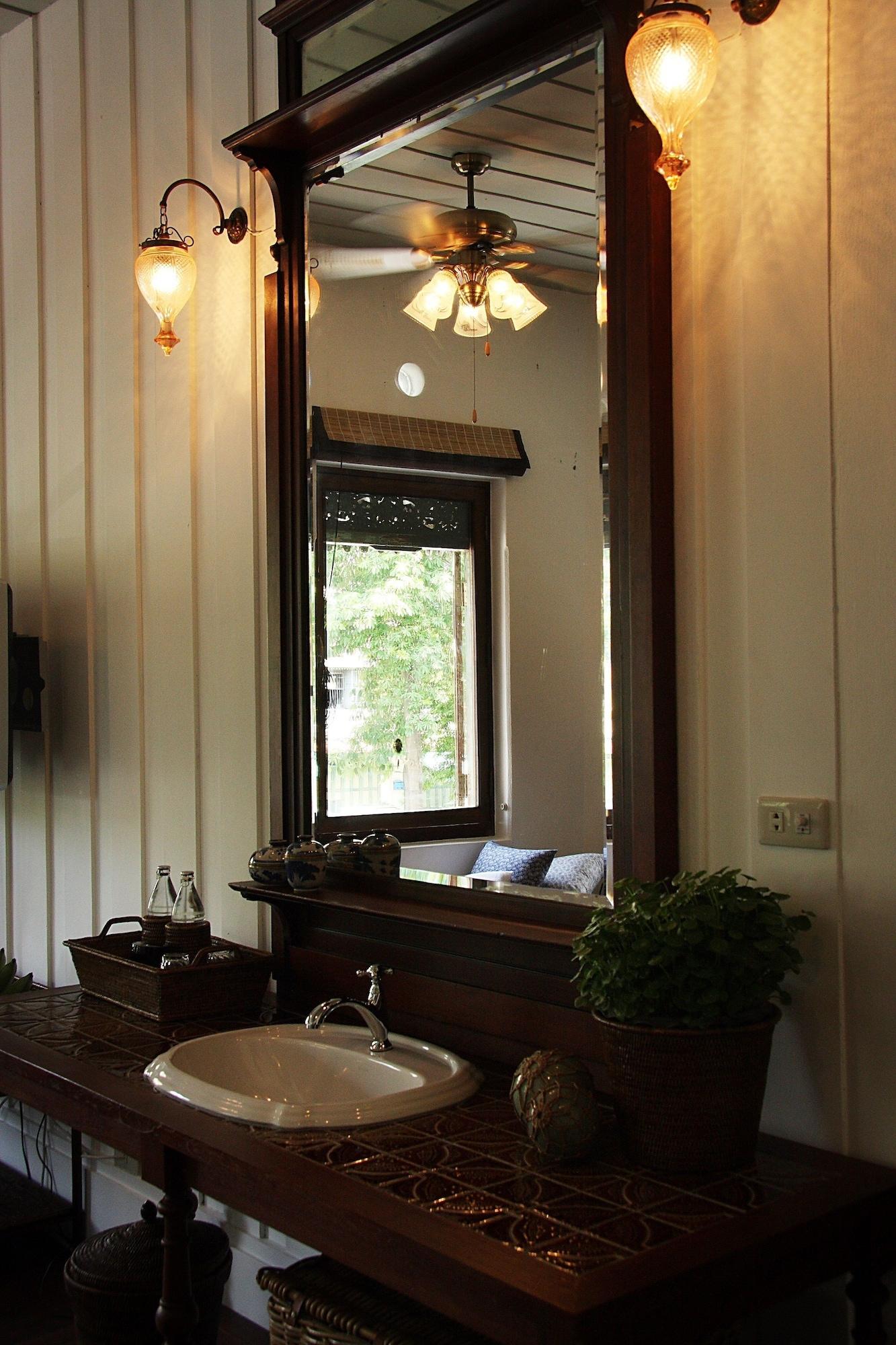 The Bhuthorn Bed & Breakfast Bangkok Exterior foto
